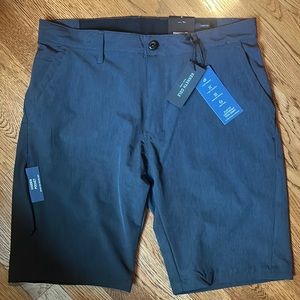 Kenneth Cole Tech Short slim fit size 32